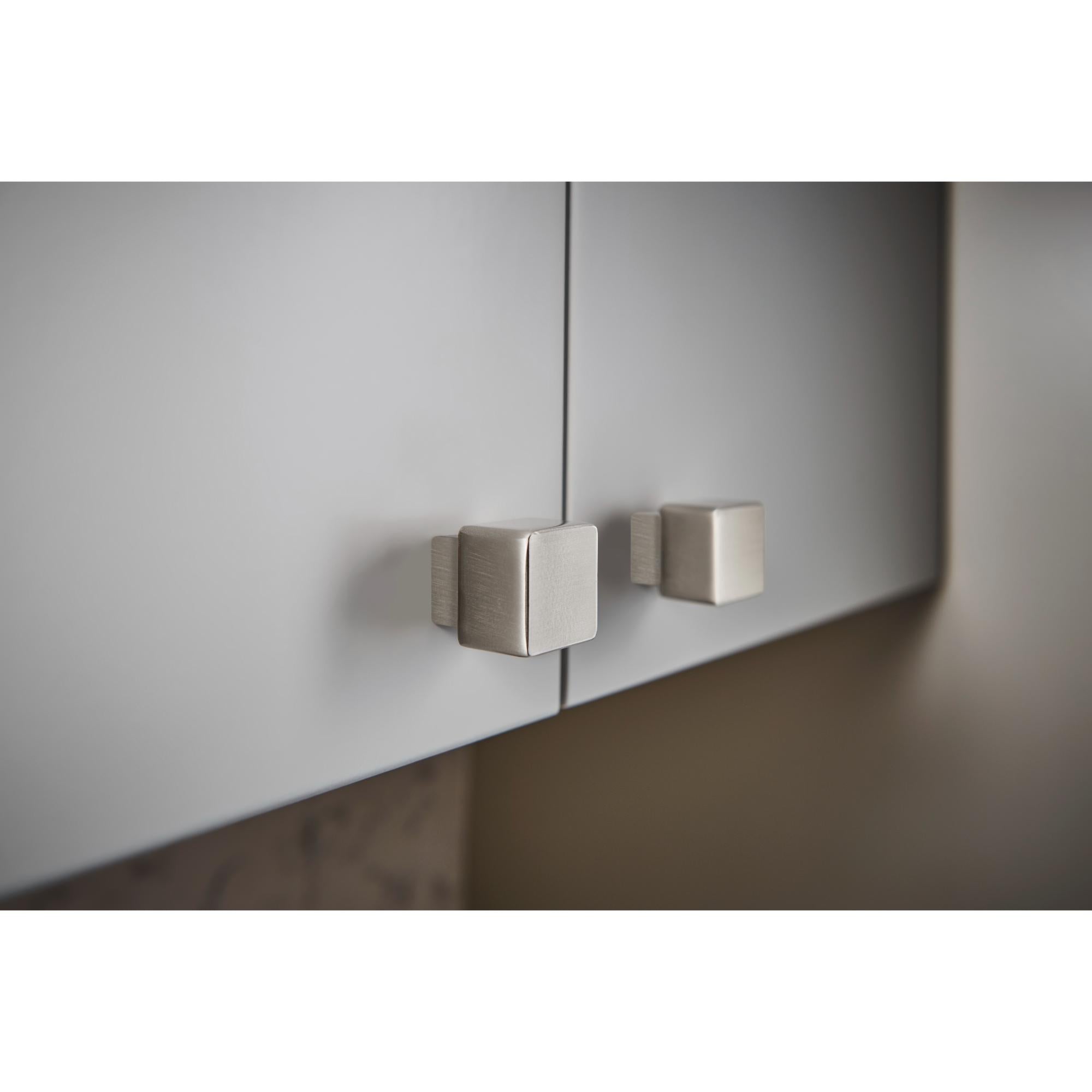 Square Backplate 1 Inch Polished Chrome | KitchBath